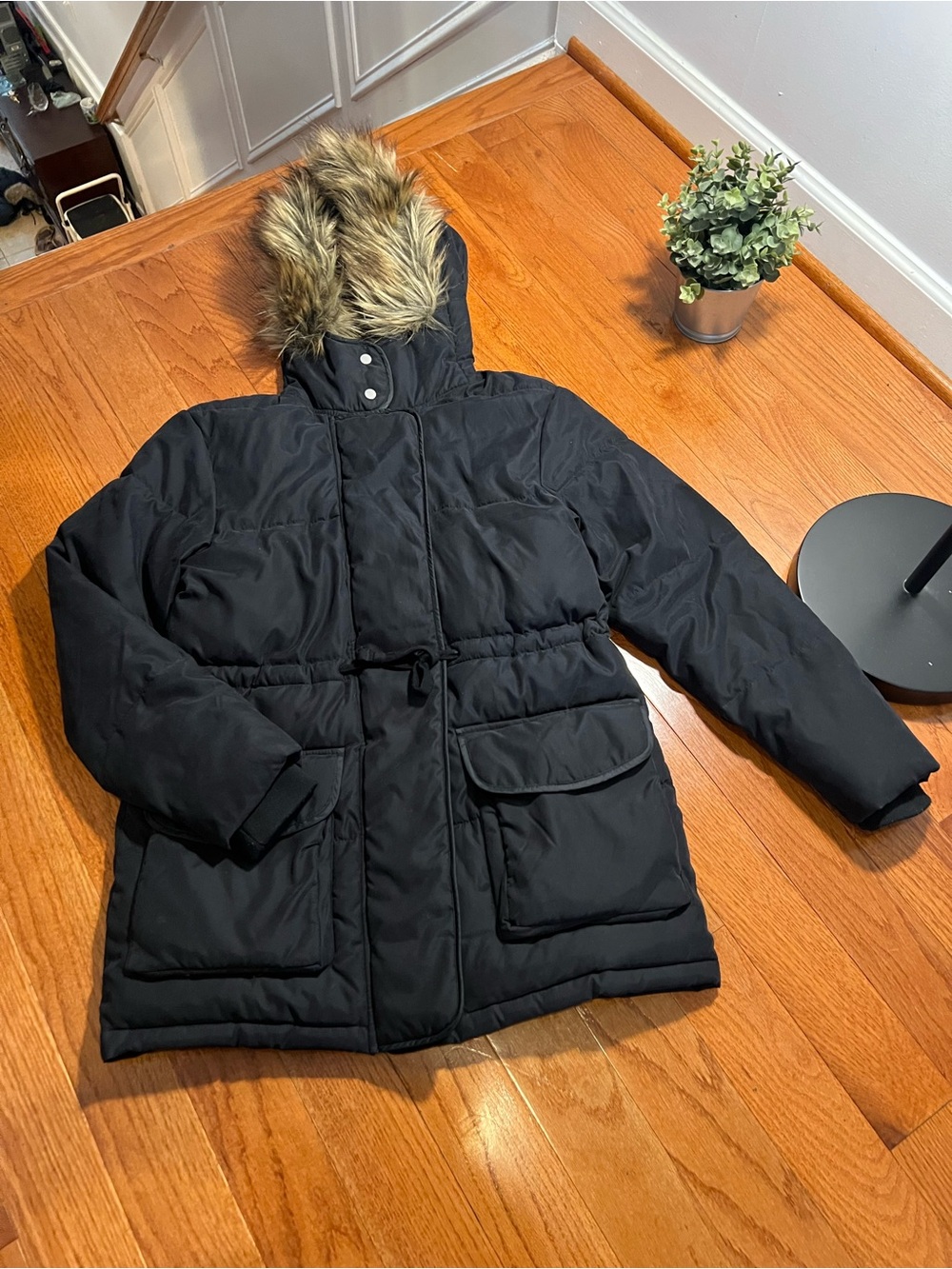Abercrombie & Fitch Black Quilted Puffer Coat with Faux Fur Hood Women’s Small